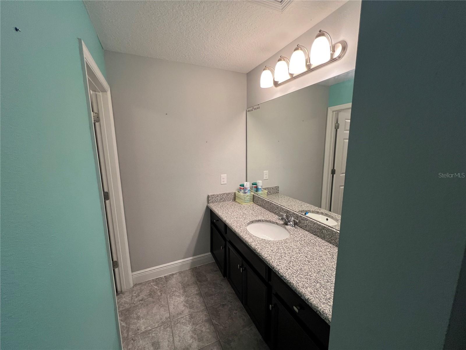 NOVA GROVE - Residential Lease