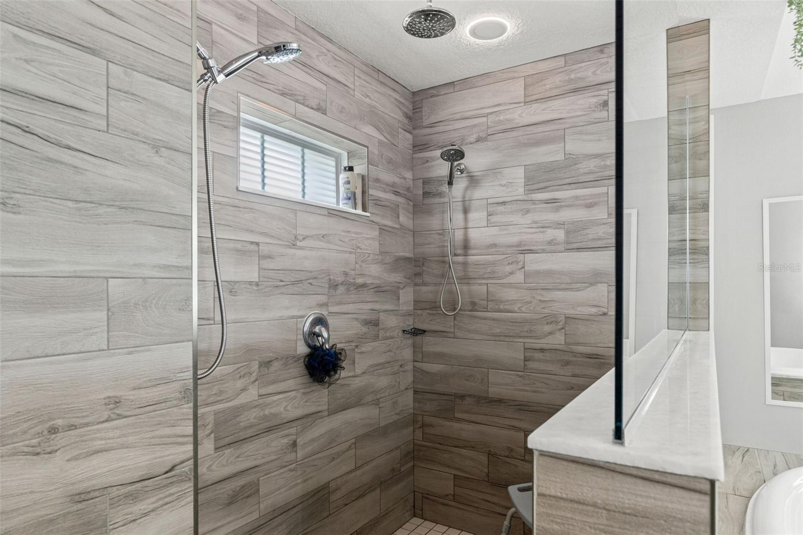 ROYAL HIGHLANDS UNIT 9 (3400) - Residential