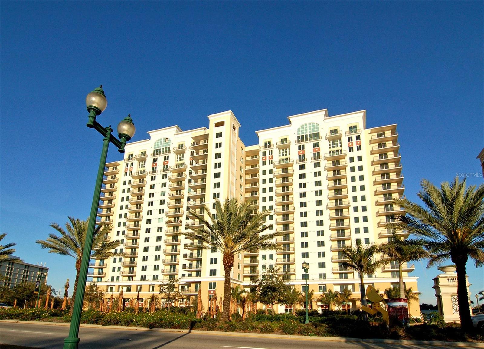 Downtown SARASOTA bay front ALINARI for LEASE. This nicely decorated and FURNISHED two bedroom/two bath condominium is ready for you to MOVE IN for three months or longer stay at the luxurious Alanari building. Available for long term tenant. Across the street from the Van Wezel Concert Hall and the Sarasota bay front. Walking distance to grocery store, theatres, and restaurants. Alinari is an upscale building with a world class swimming pool and a, fitness center, and many more amenities to enjoy. Rates for Season December through April $5000 and for May through November $3200. 7 months or longer Lease available at $2900 per month. ANNUAL LEASE AVAILABLE.