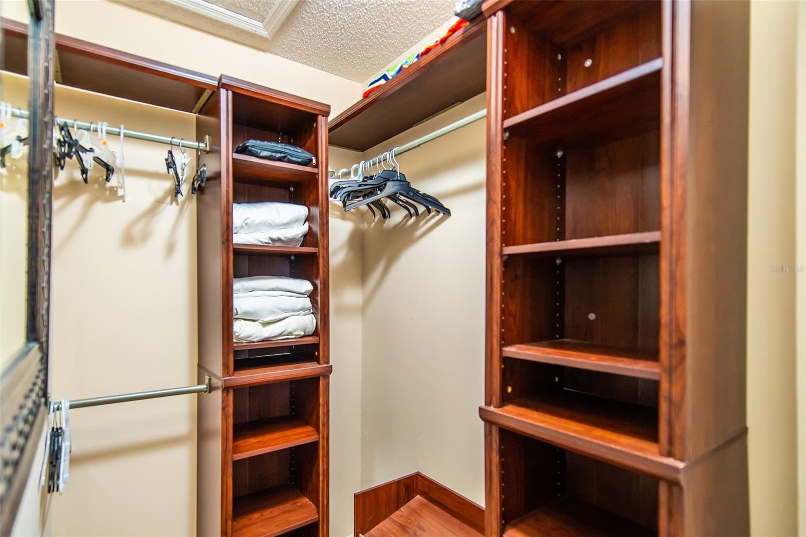 Sun Beach Club Condo Ph 01-03 - Residential