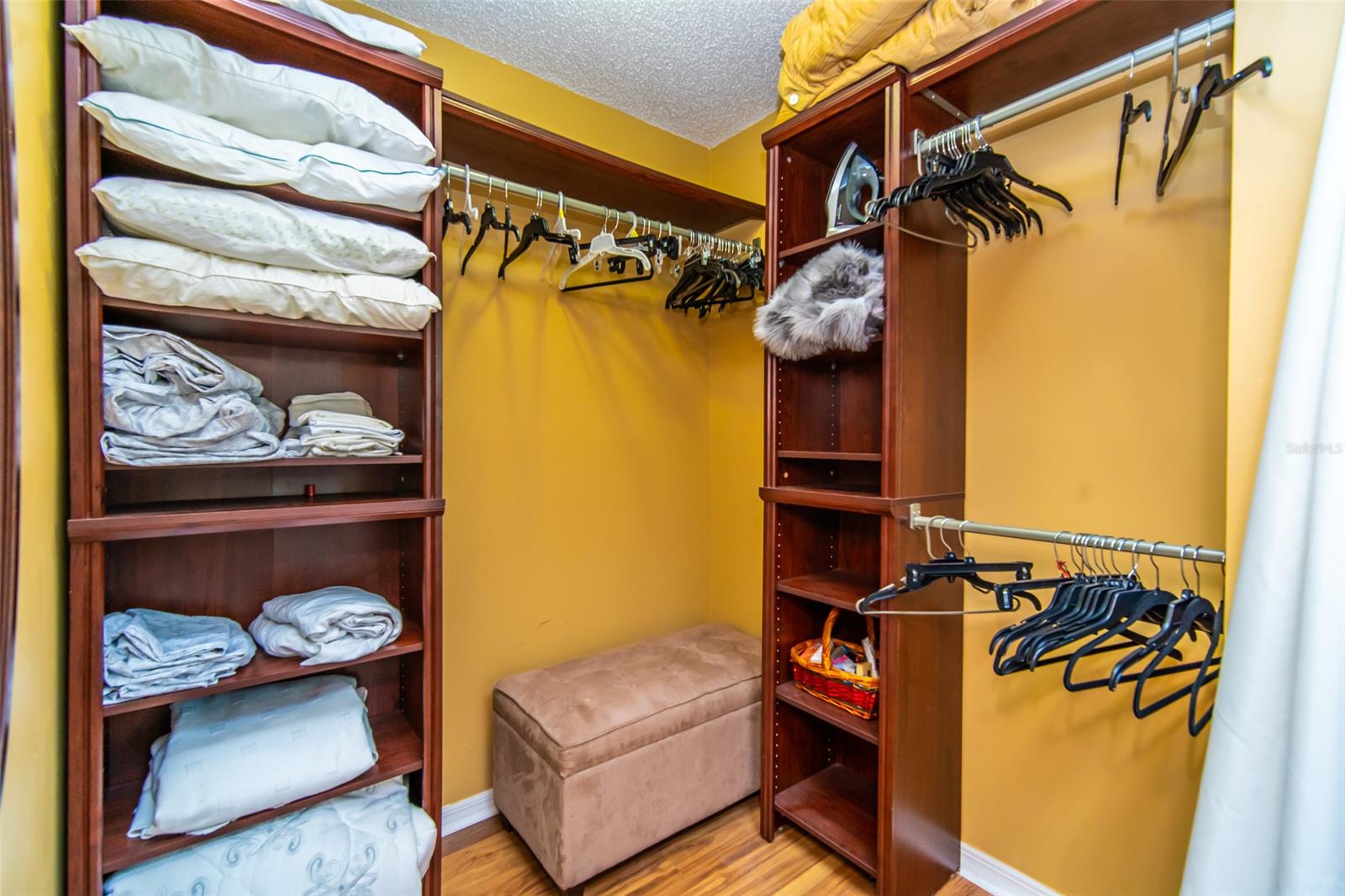 Sun Beach Club Condo Ph 01-03 - Residential