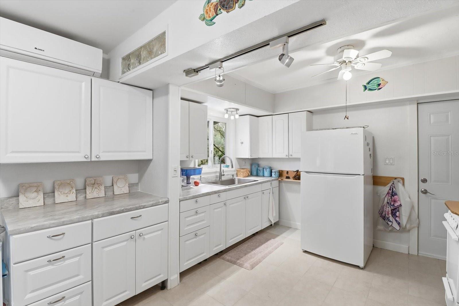 SPRING RUN ESTATES - Residential