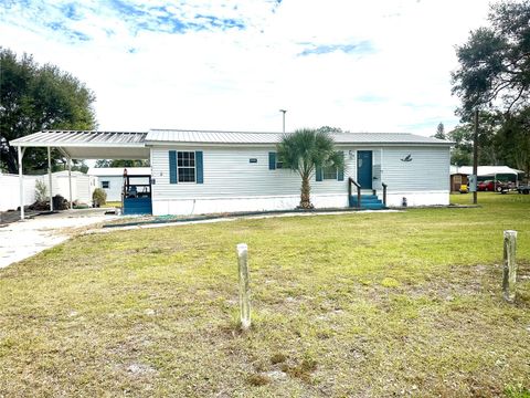 A home in LAKE WALES