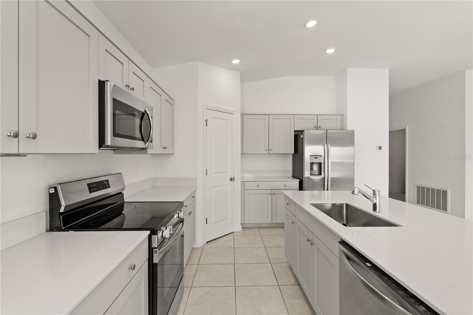 LAWSON DUNES SUB - Residential Lease