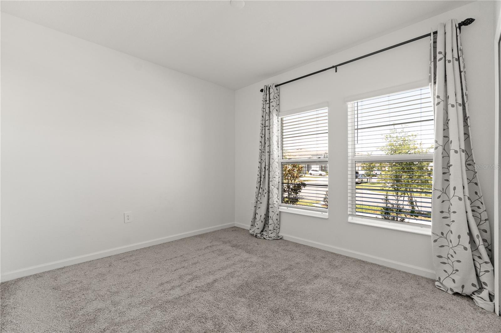 LAWSON DUNES SUB - Residential Lease