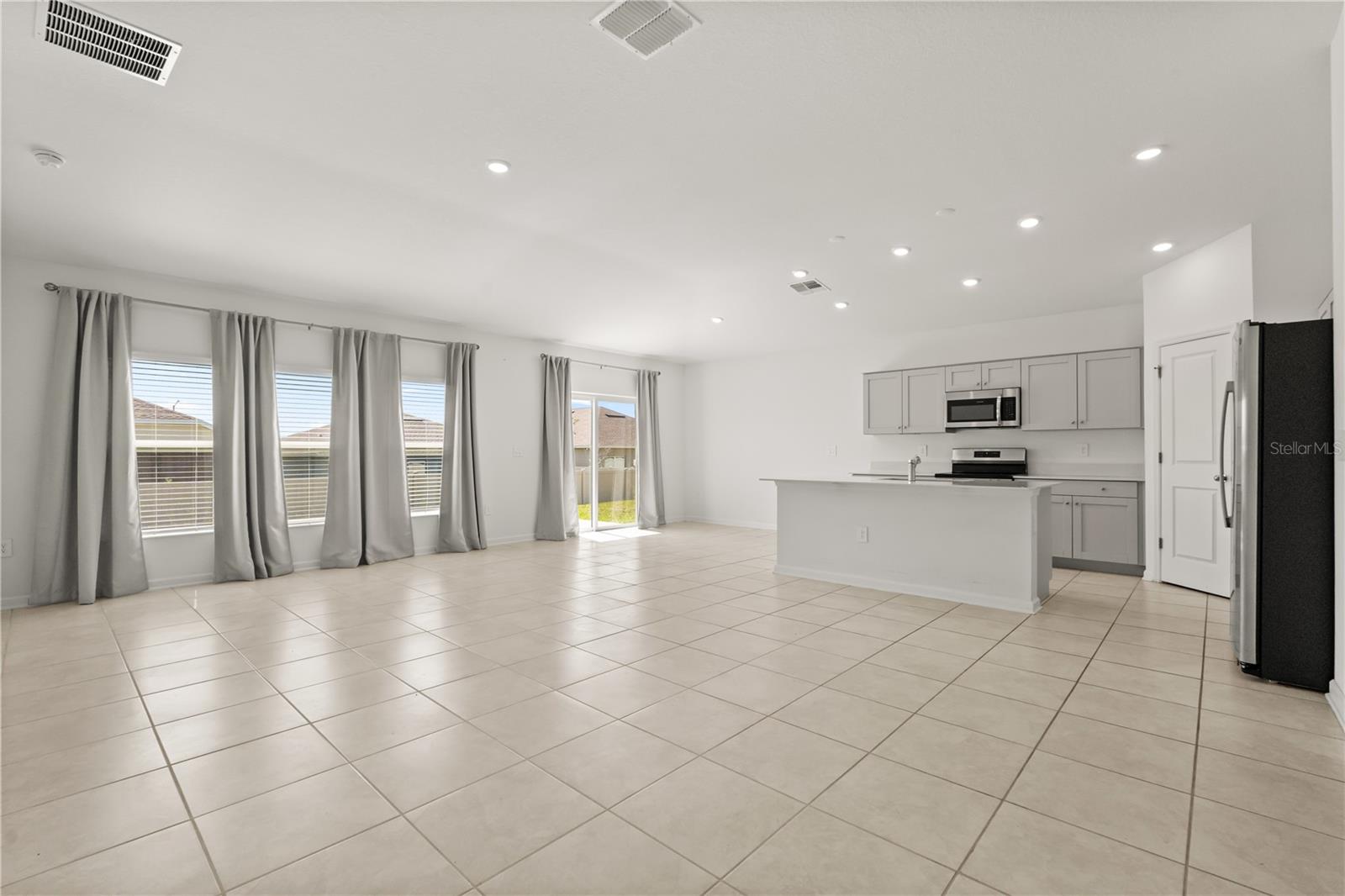 LAWSON DUNES SUB - Residential Lease