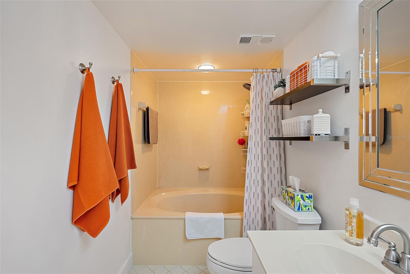 VISTA VERDE WEST - Residential