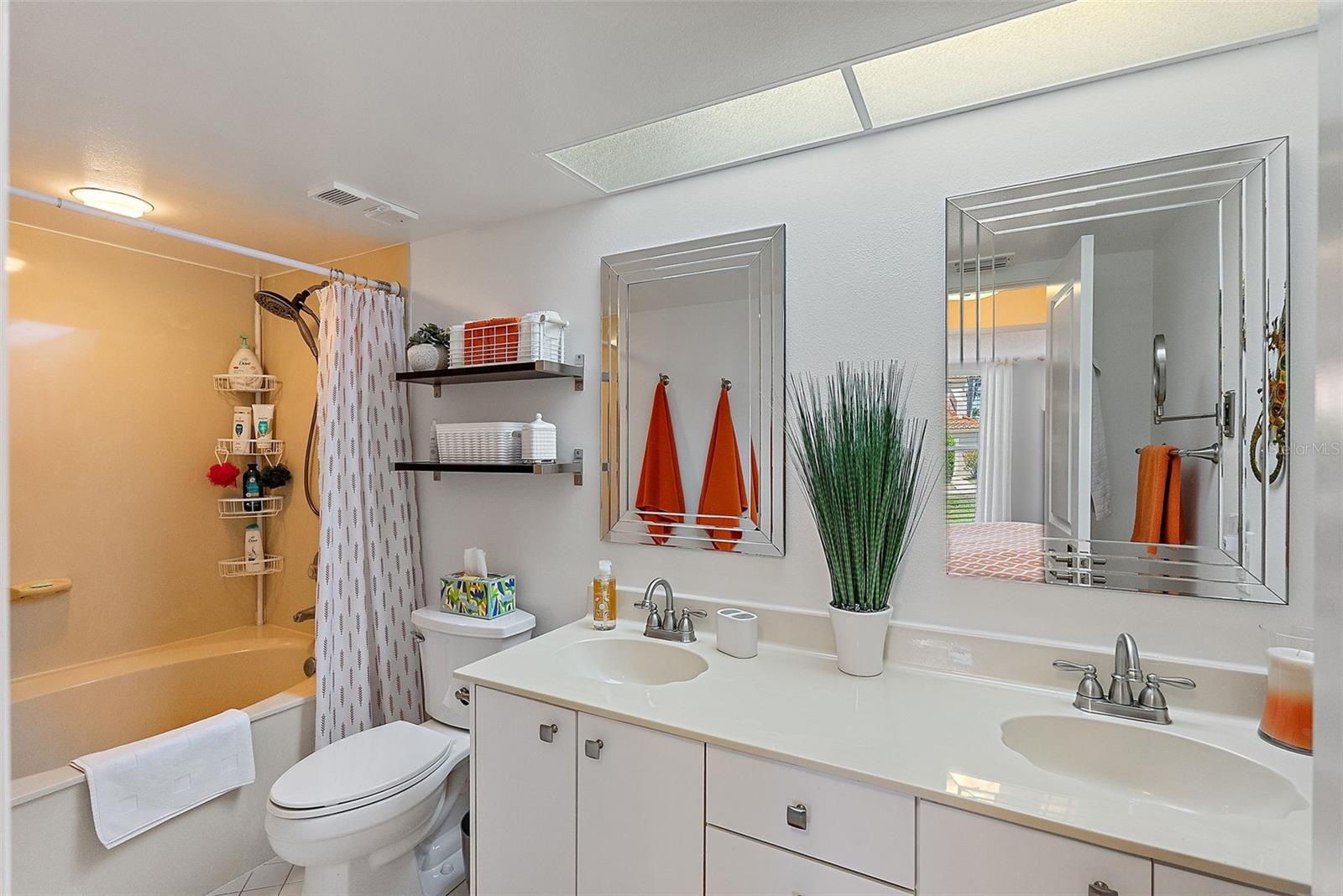 VISTA VERDE WEST - Residential