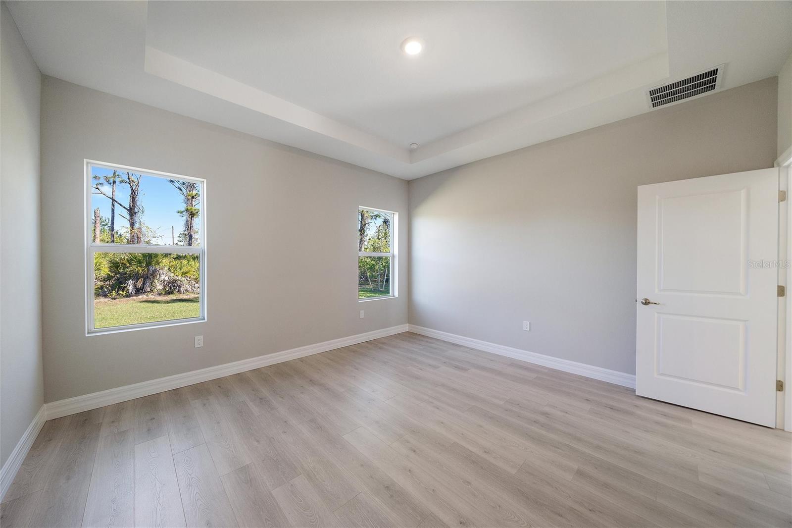 Picture for the property N6142527, 4 beds, 3 baths
