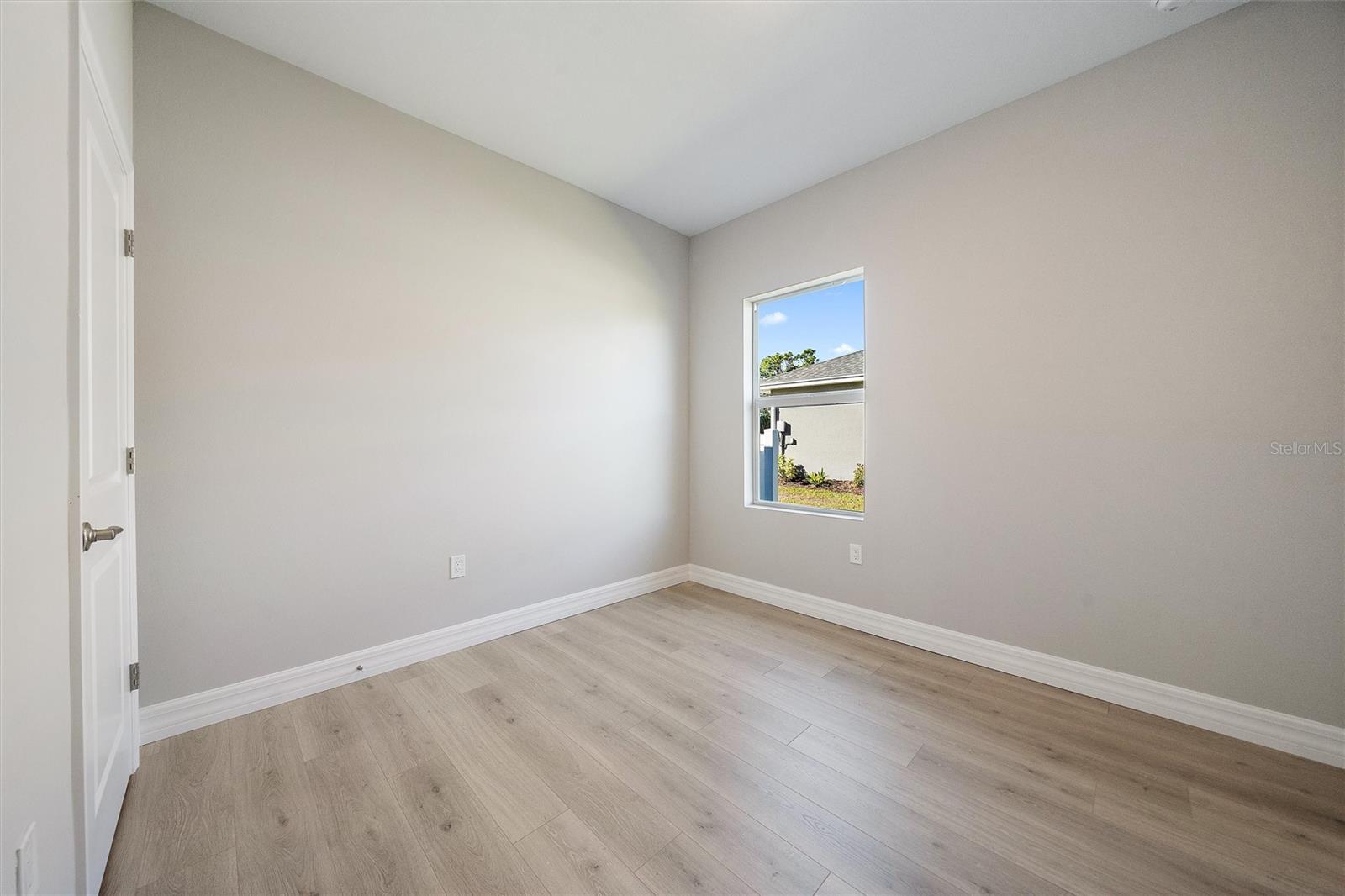 Picture for the property N6142527, 4 beds, 3 baths