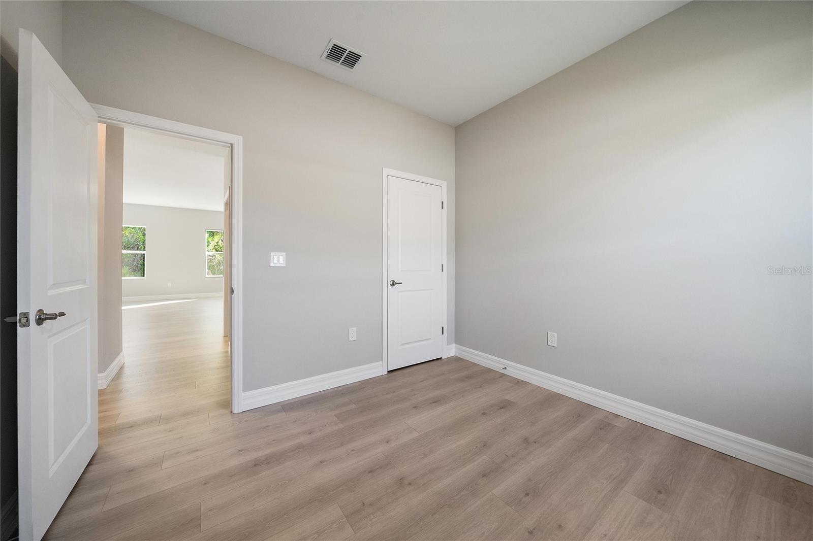 Picture for the property N6142527, 4 beds, 3 baths