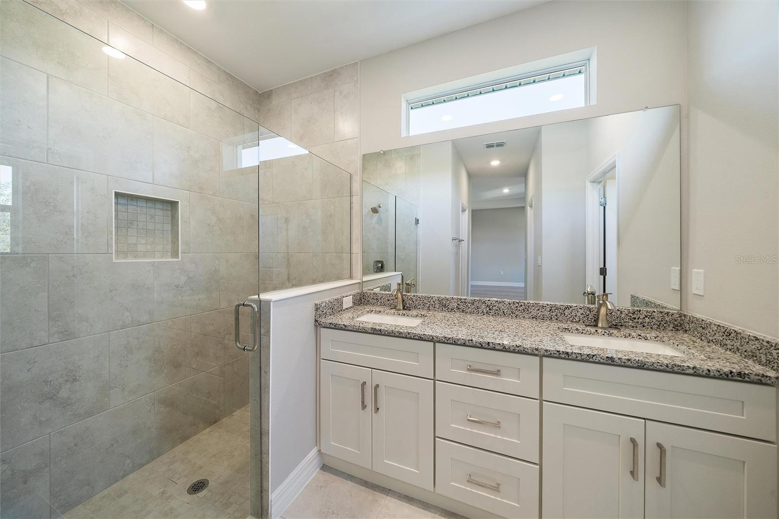 Picture for the property N6142527, 4 beds, 3 baths