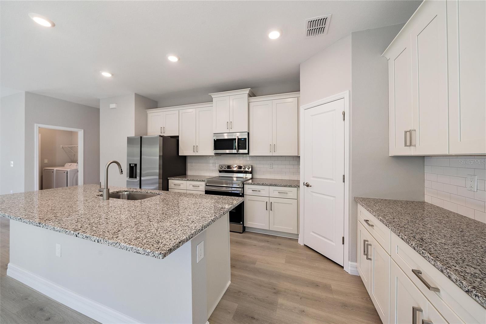 Picture for the property N6142527, 4 beds, 3 baths