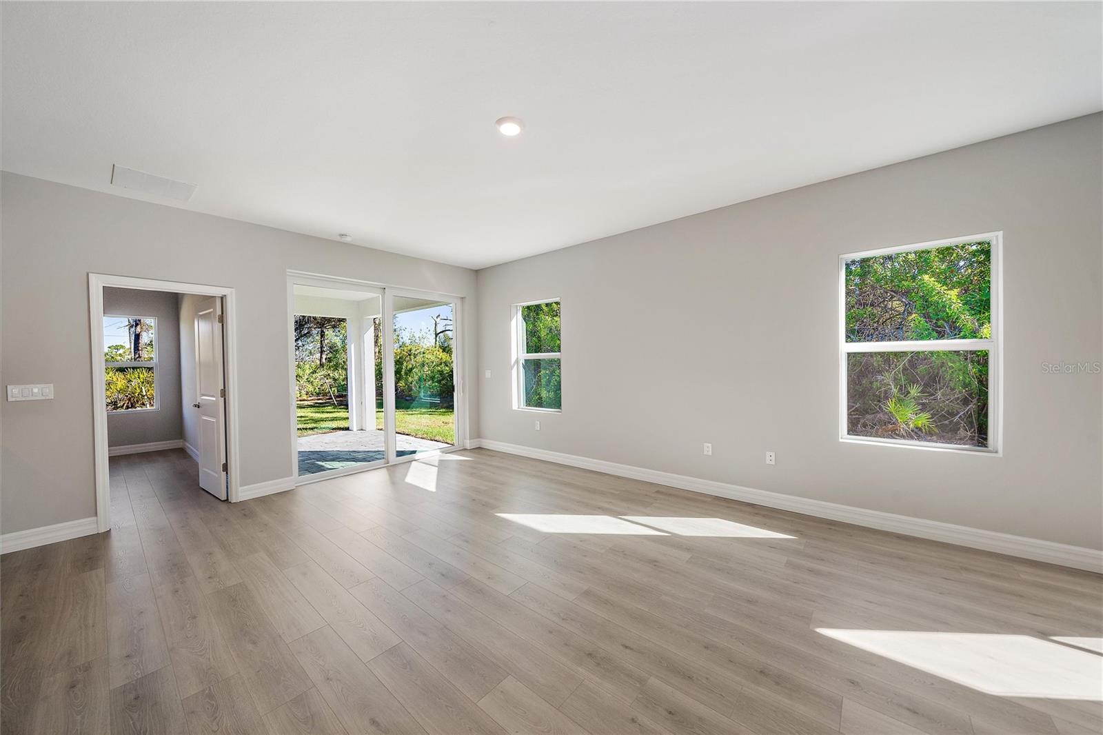 Picture for the property N6142527, 4 beds, 3 baths