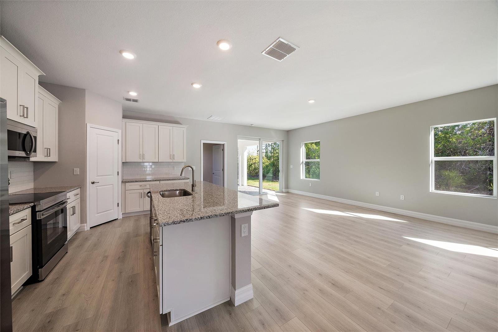 Picture for the property N6142527, 4 beds, 3 baths