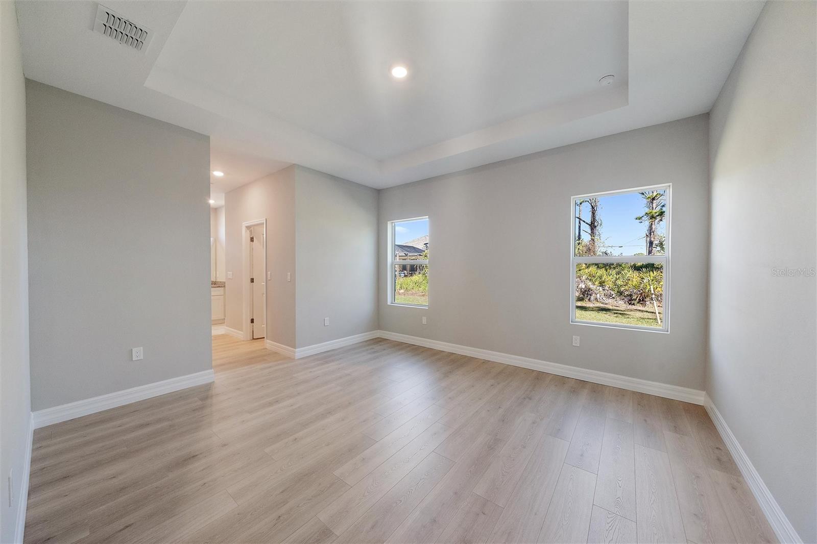 Picture for the property N6142527, 4 beds, 3 baths