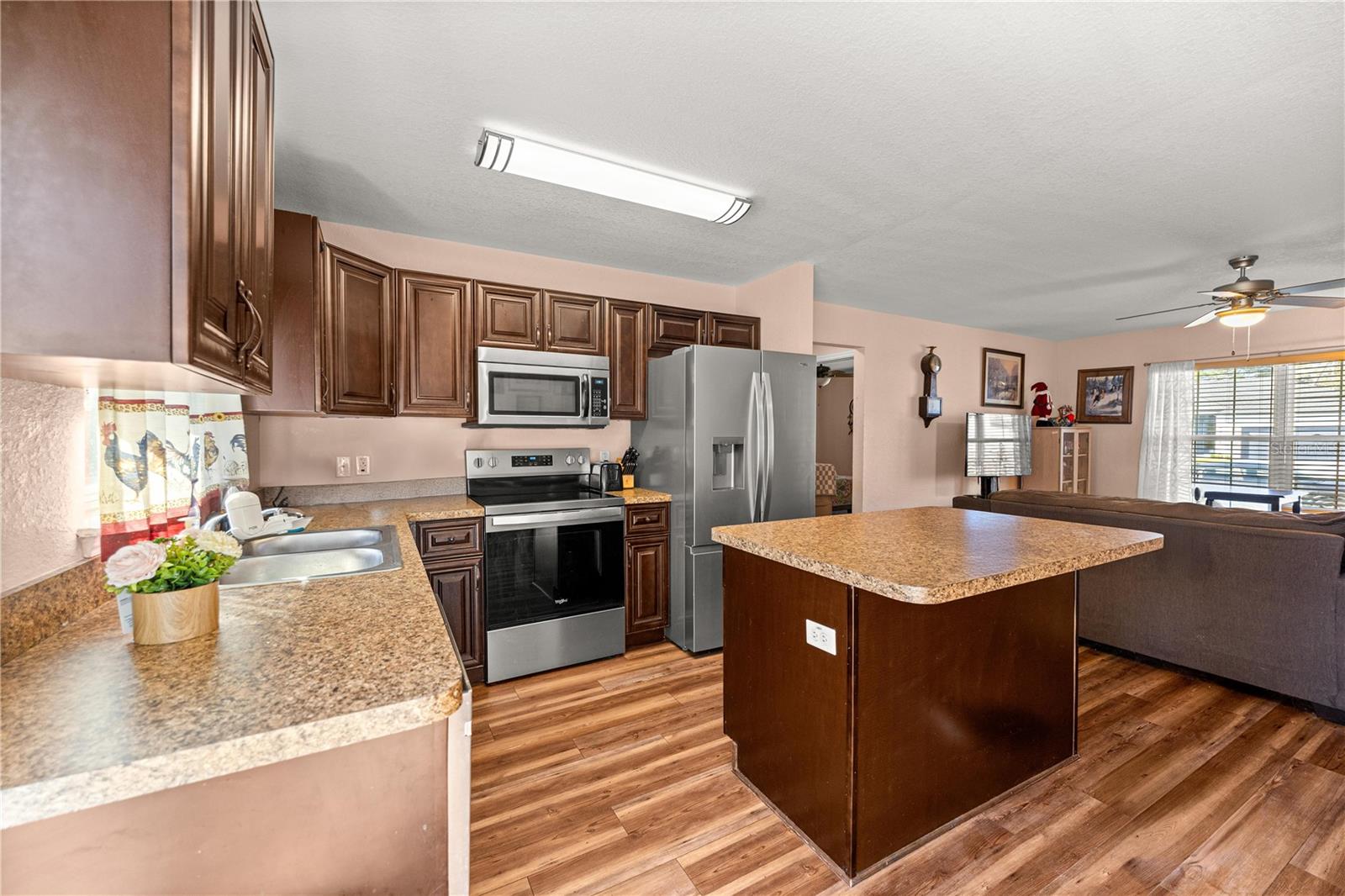 MAIRON OAKS UN 7 - Residential