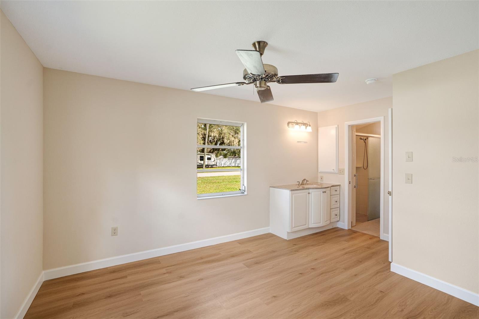 HOMECROFT - Residential