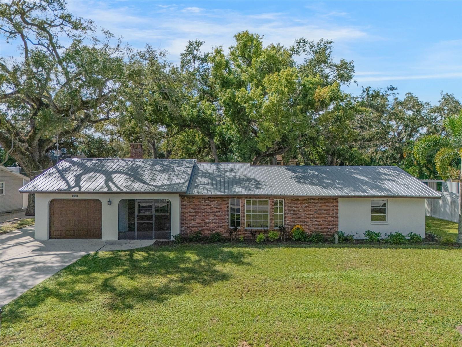 HOMECROFT - Residential