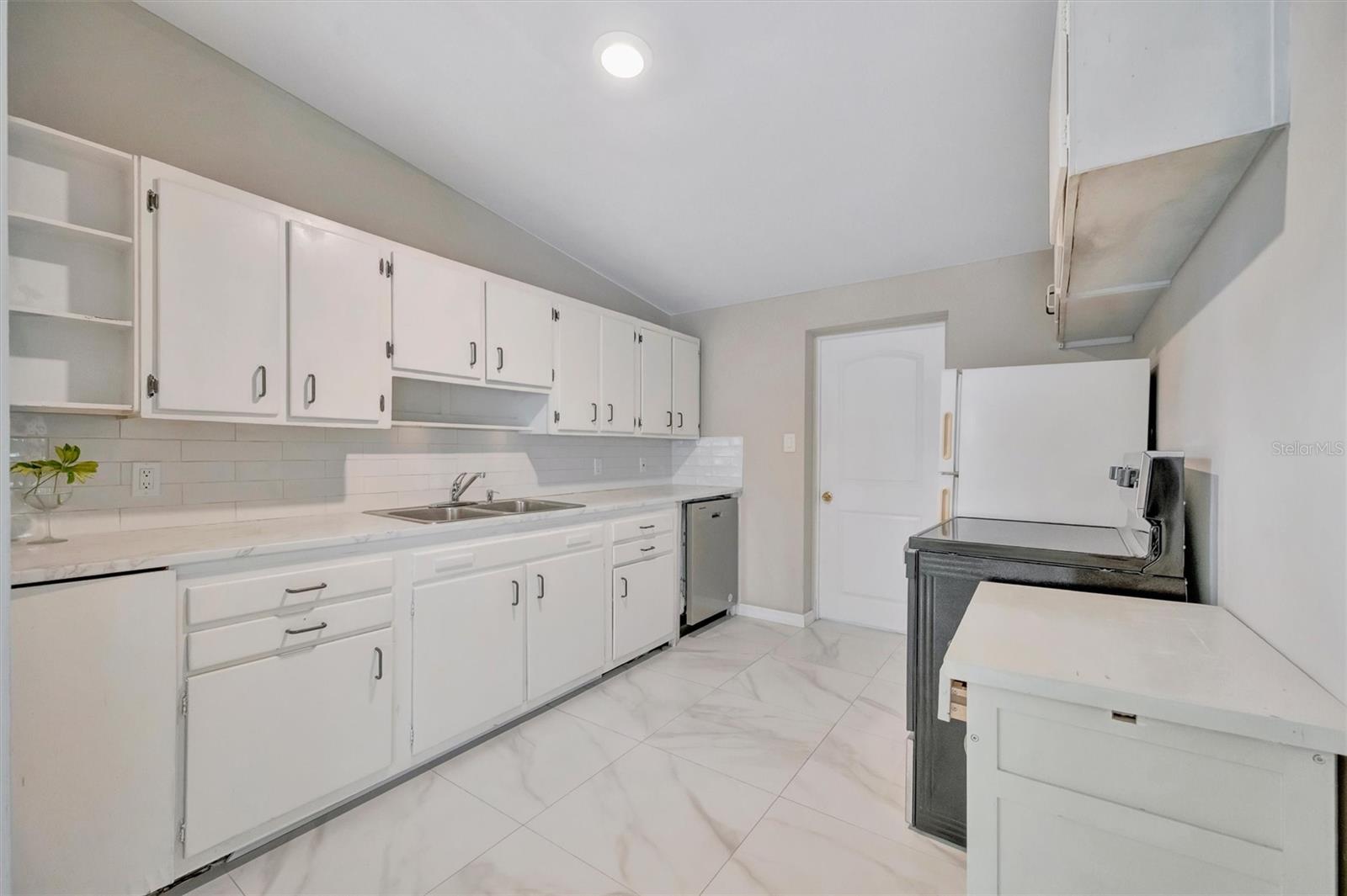 BAYSHORE GARDENS SEC 6 - Residential