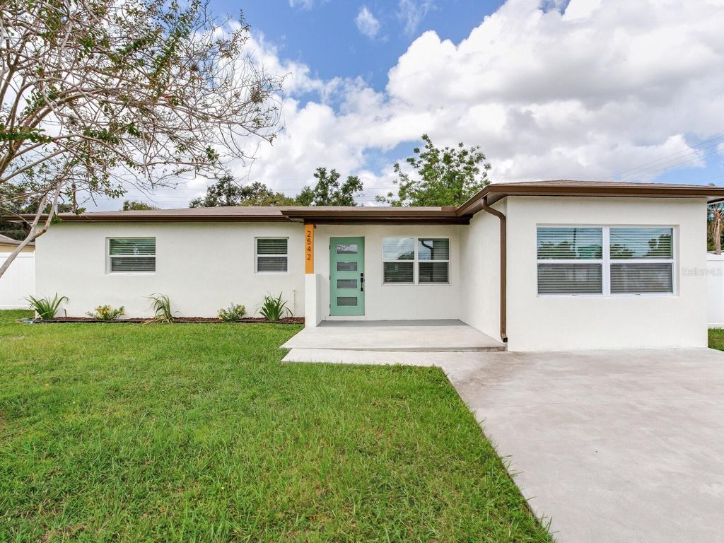Photo of 2542 W Knollwood Street, Tampa, FL 33614 (MLS # TB8432954)