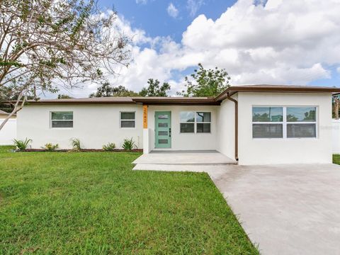Photo of 2542 W Knollwood Street, Tampa, FL 33614 (MLS # TB8432954)