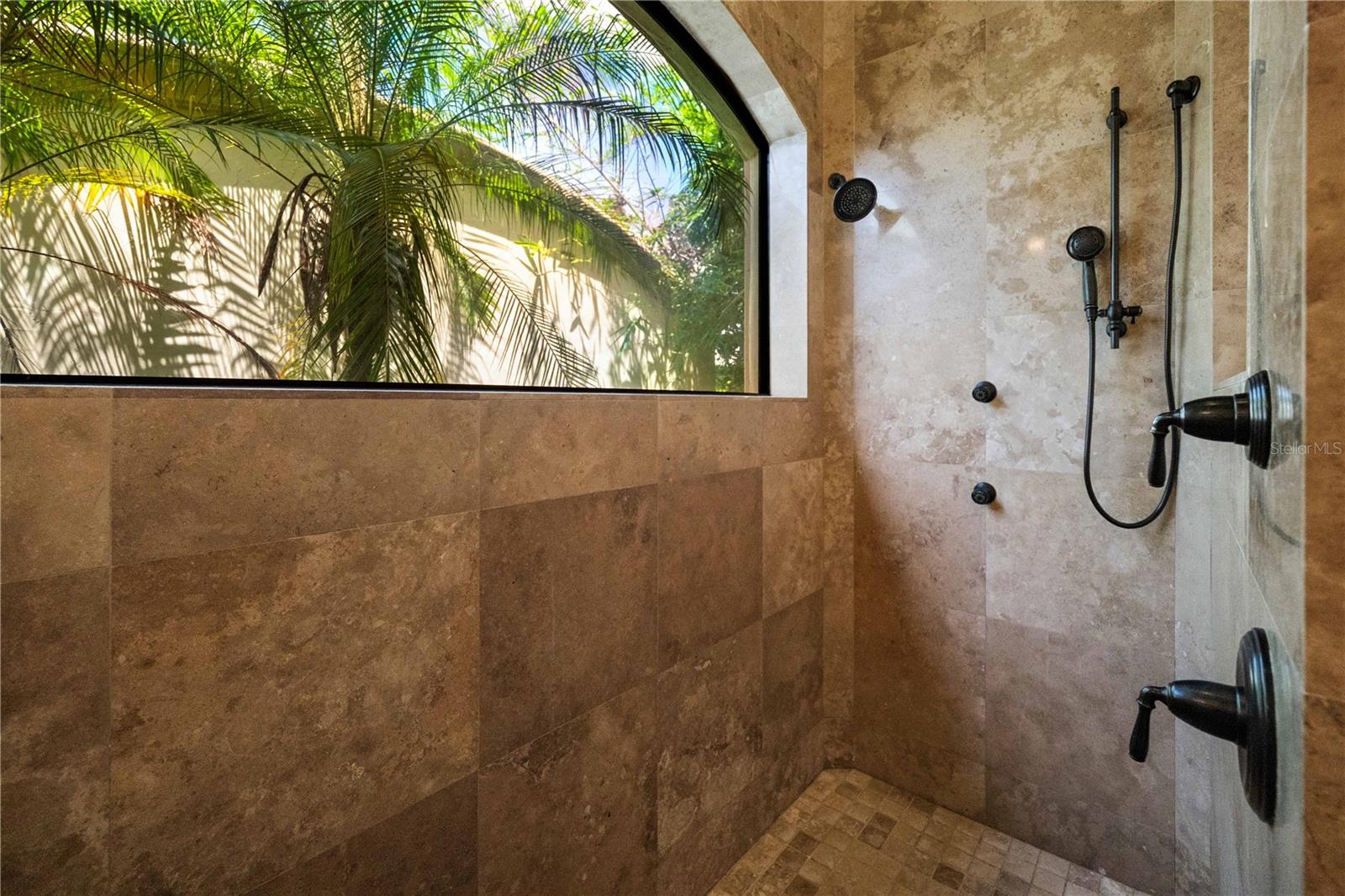 STEEPLECHASE - Residential