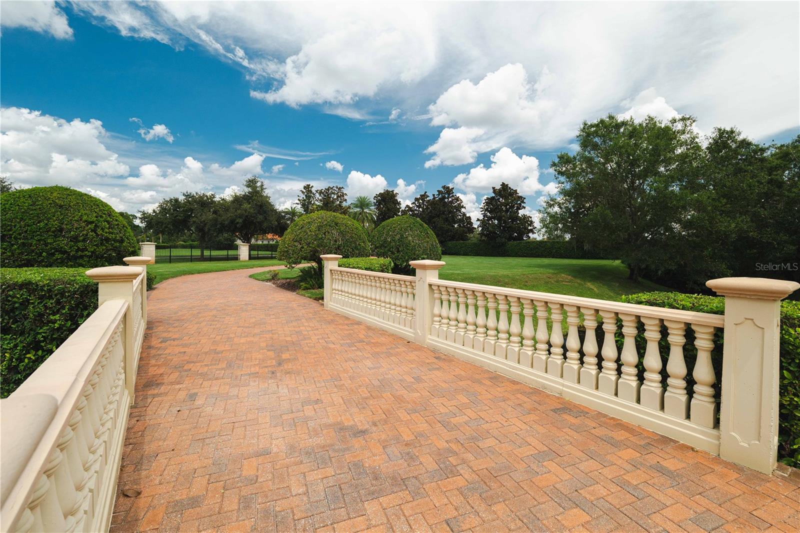 STEEPLECHASE - Residential