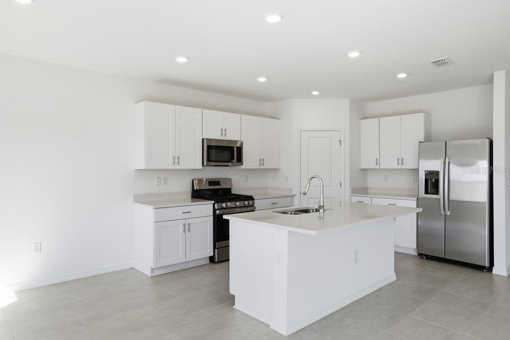 7451 SANDSTONE DRIVE