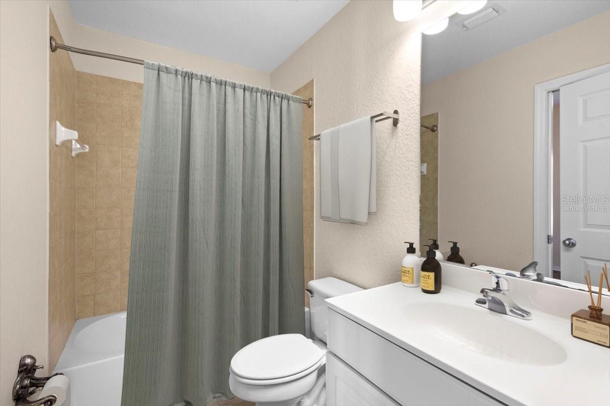 CORDOBA AT BEACH PARK A CONDOM - Residential Lease