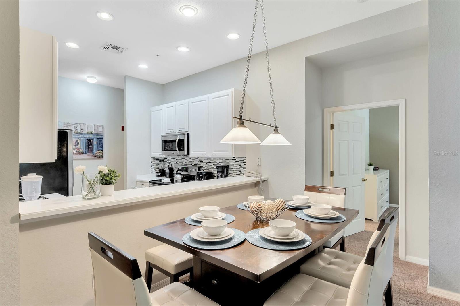 806 LUCAYA LOOP