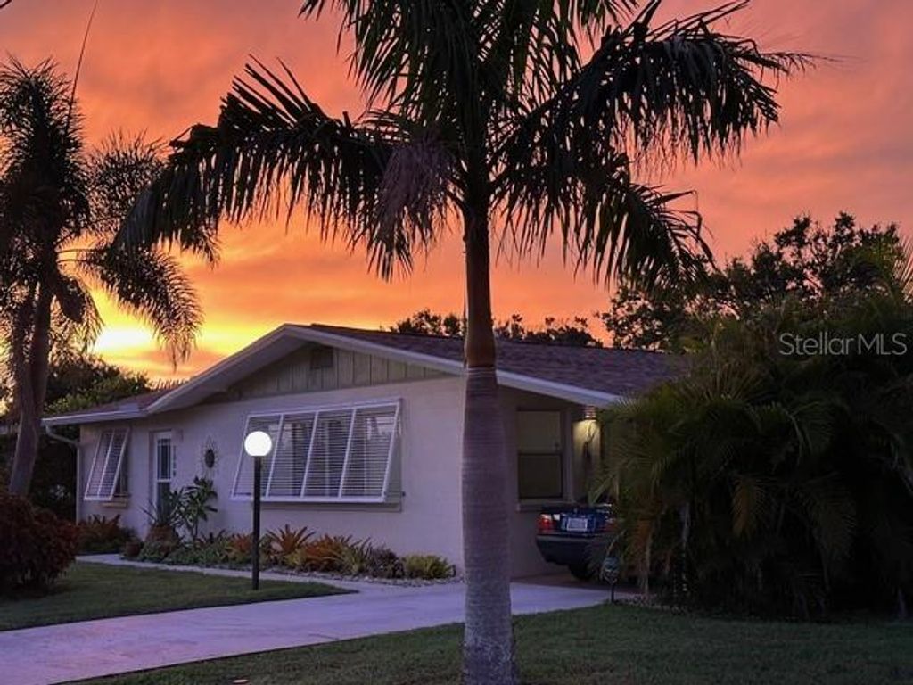 Photo of 1550 Barbara Place, Englewood, FL 34223 (MLS # D6145518)