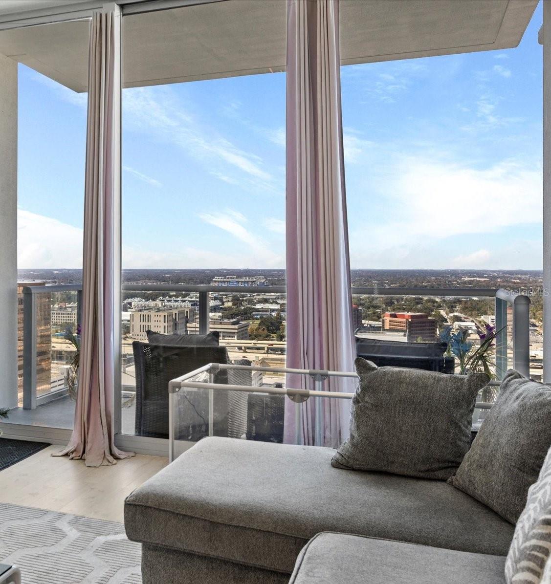 VUE/LK EOLA - Residential Lease