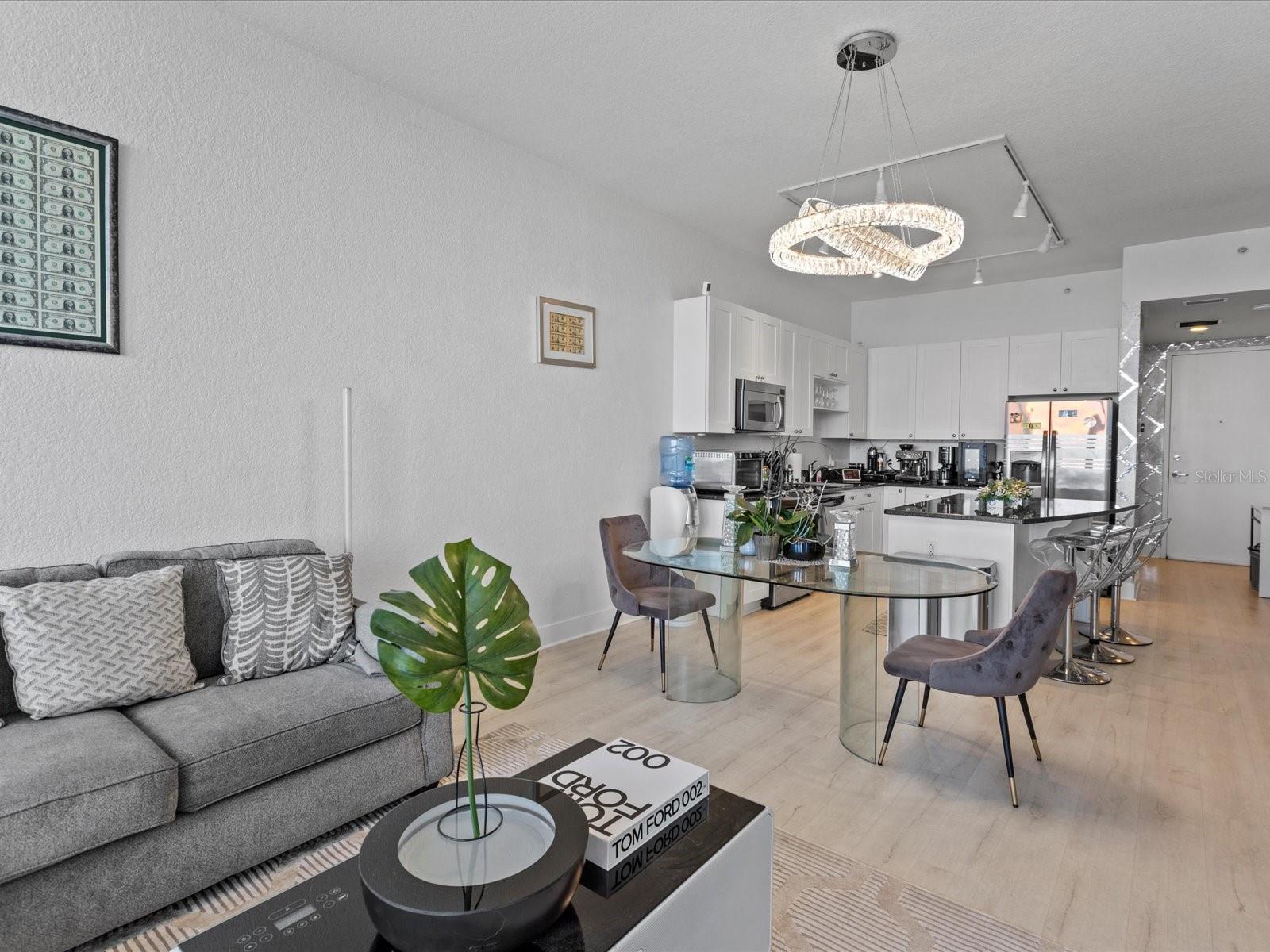 VUE/LK EOLA - Residential Lease