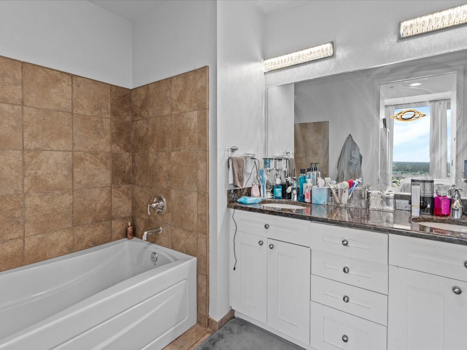 VUE/LK EOLA - Residential Lease