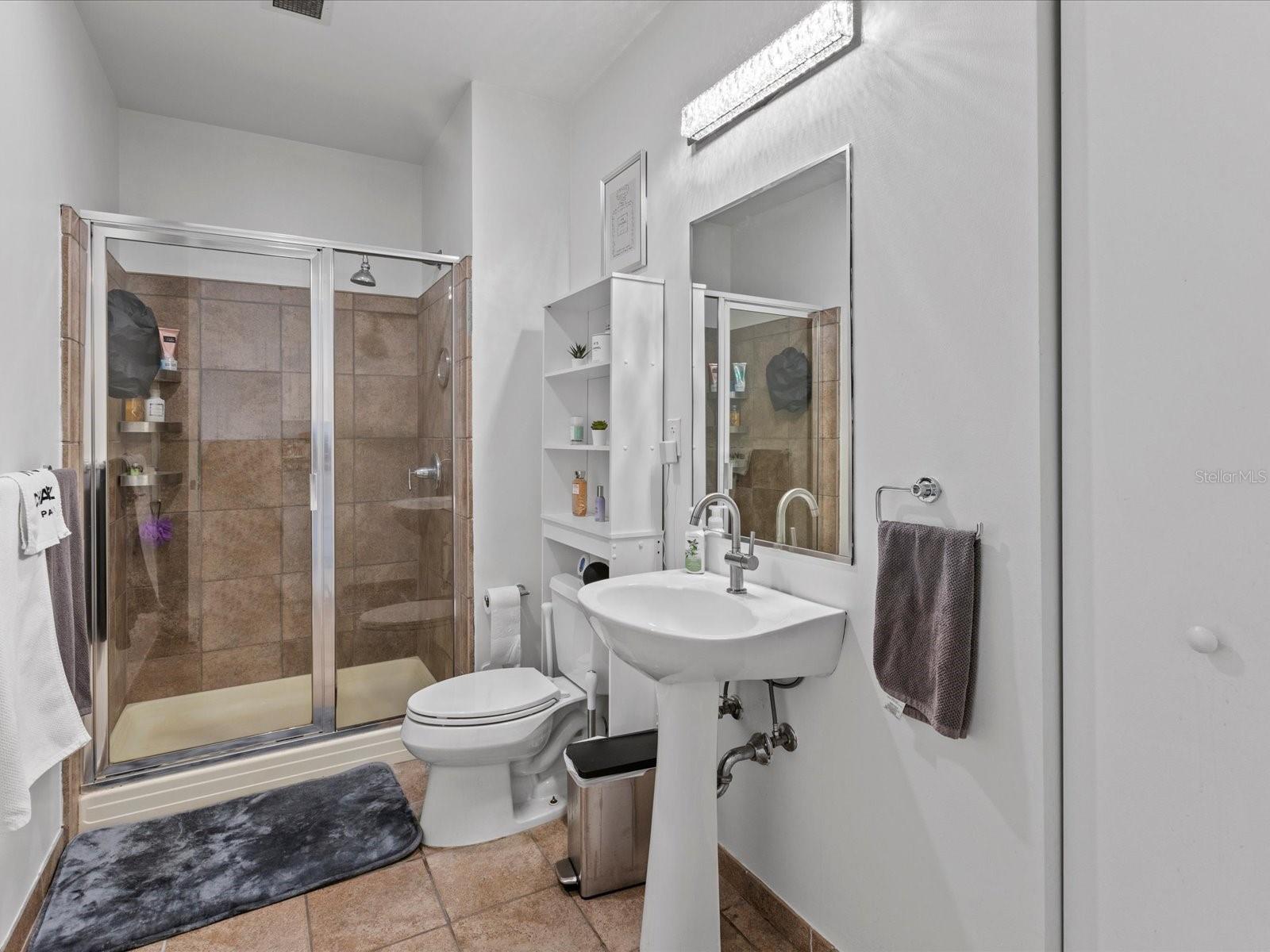 VUE/LK EOLA - Residential Lease