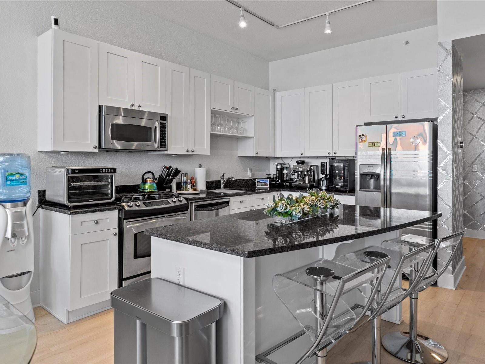 VUE/LK EOLA - Residential Lease