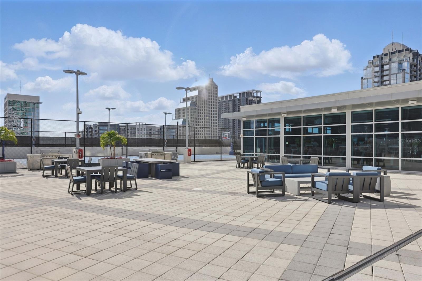 VUE/LK EOLA - Residential Lease