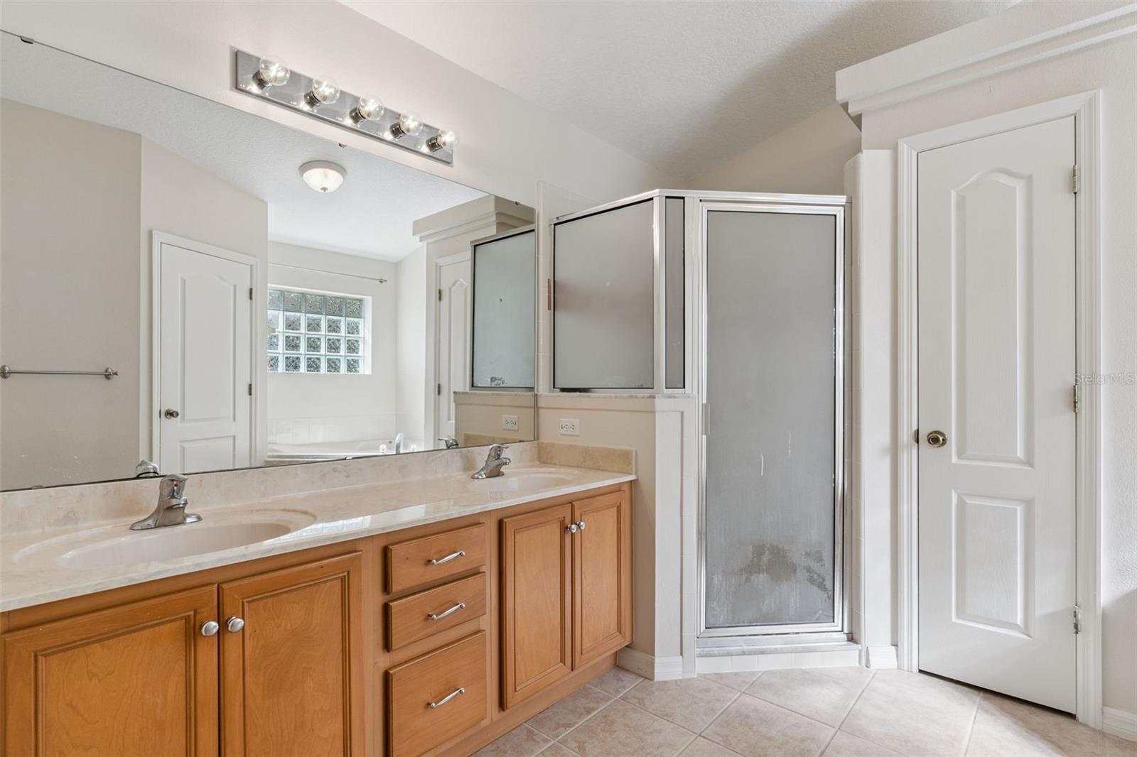 CLERMONT COLLEGE PARK PH 02B LT 181 PB - Residential