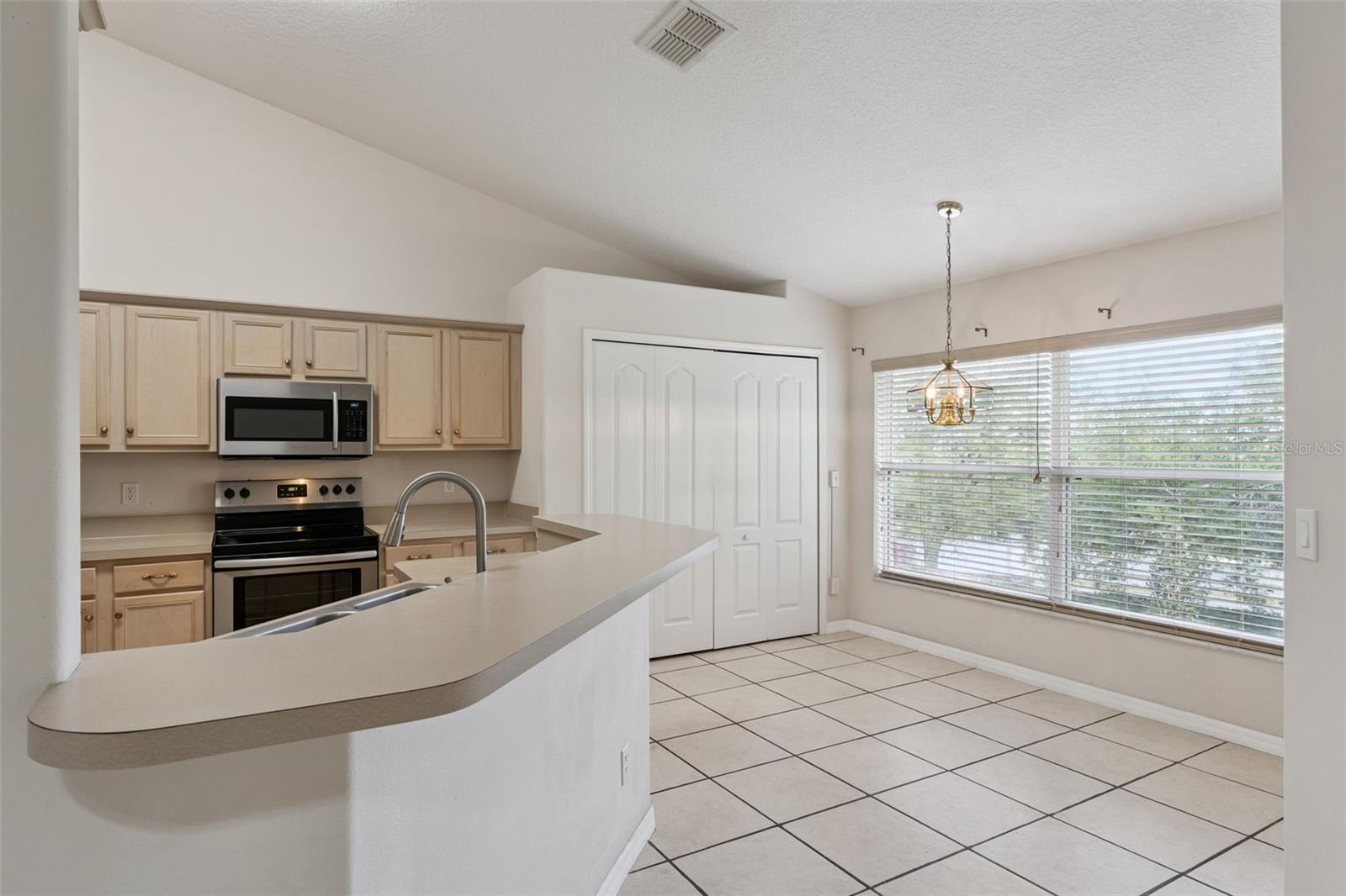 CLERMONT COLLEGE PARK PH 02B LT 181 PB - Residential