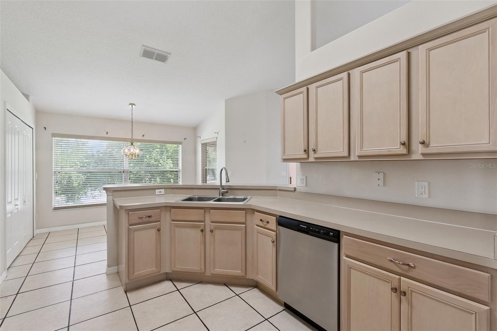 CLERMONT COLLEGE PARK PH 02B LT 181 PB - Residential