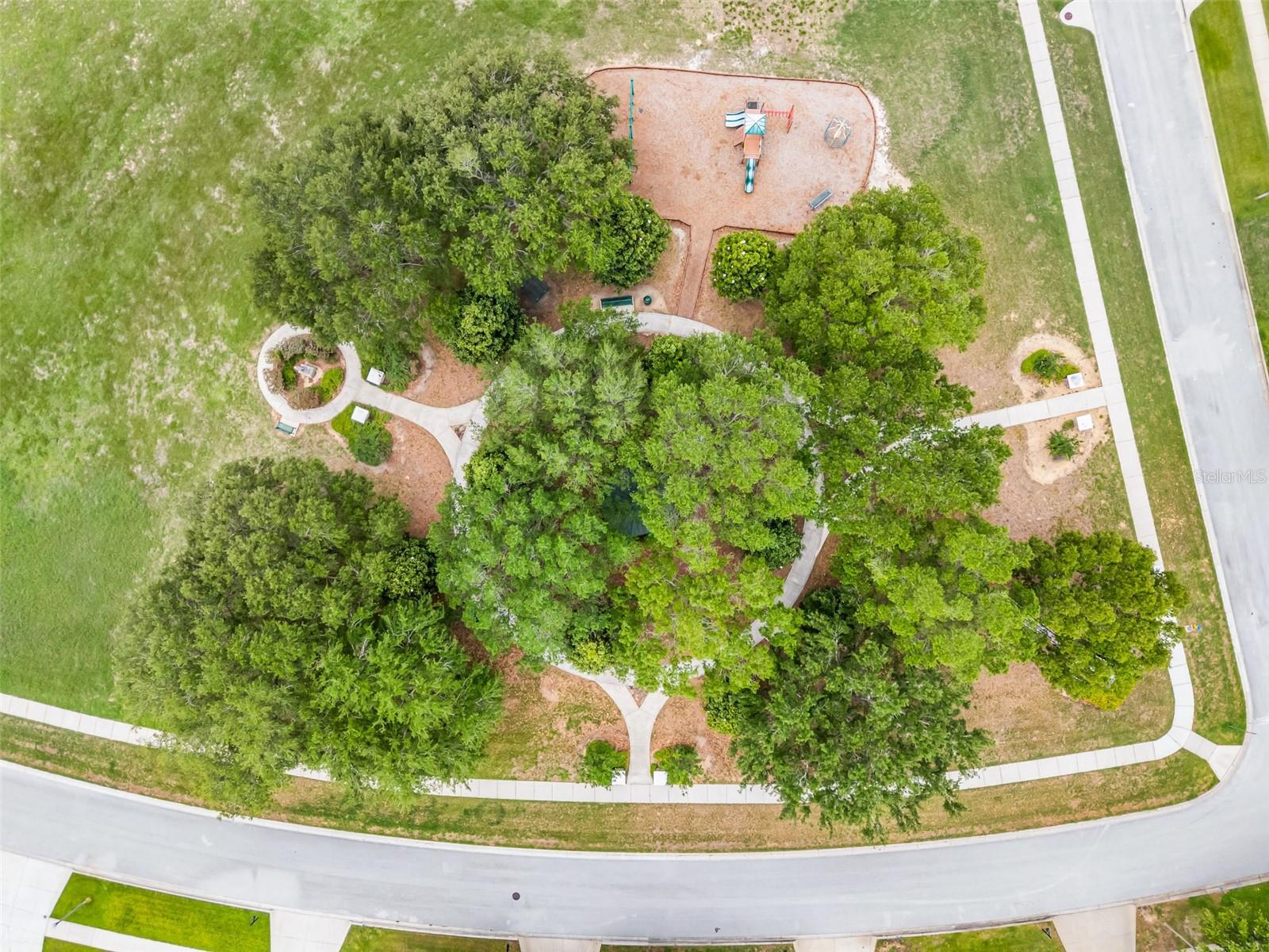 CLERMONT COLLEGE PARK PH 02B LT 181 PB - Residential