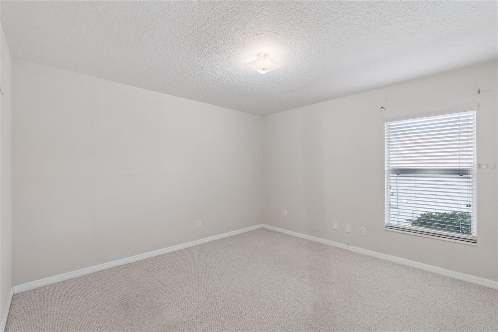 CLERMONT COLLEGE PARK PH 02B LT 181 PB - Residential