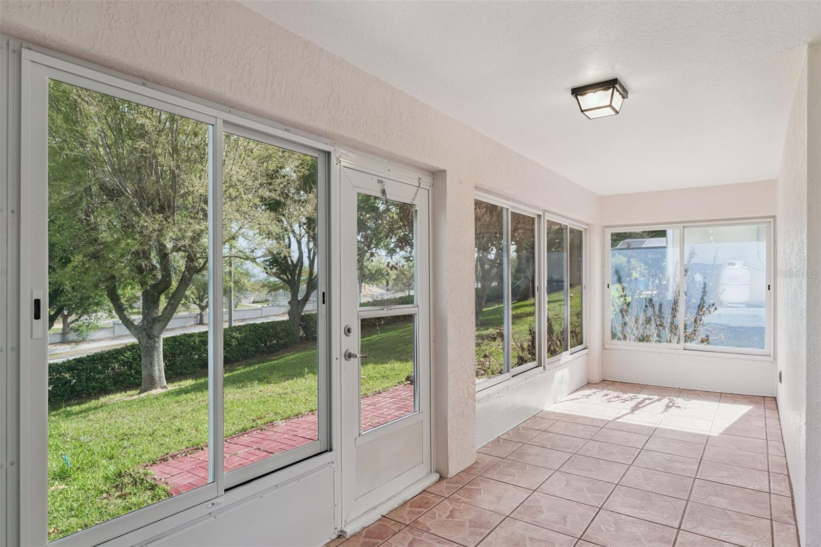 CLERMONT COLLEGE PARK PH 02B LT 181 PB - Residential