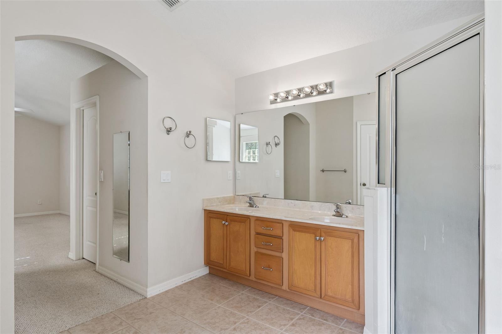 CLERMONT COLLEGE PARK PH 02B LT 181 PB - Residential