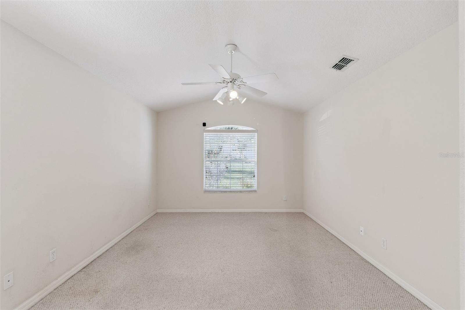 CLERMONT COLLEGE PARK PH 02B LT 181 PB - Residential