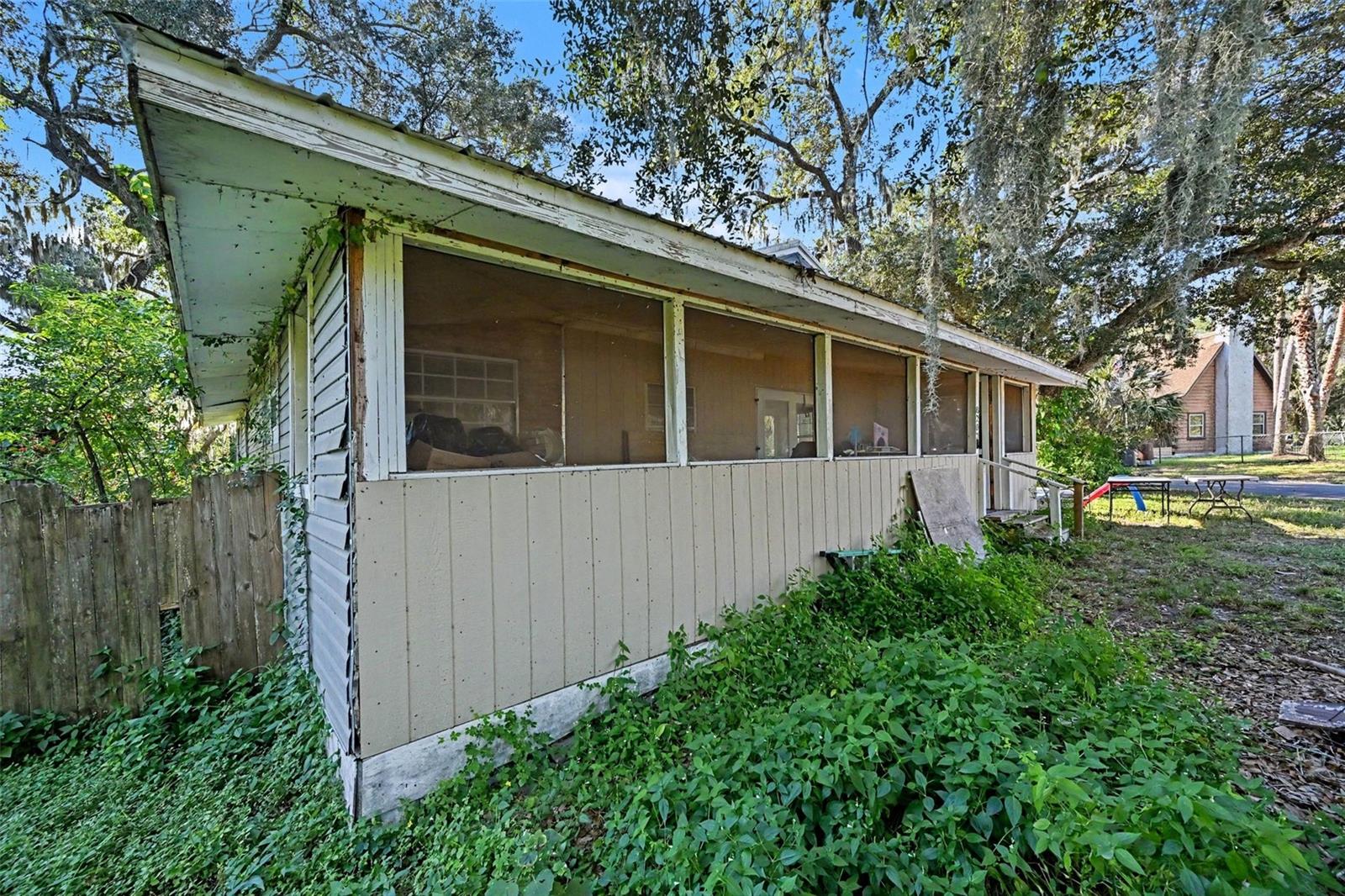 8202 OAKWILDE STREET