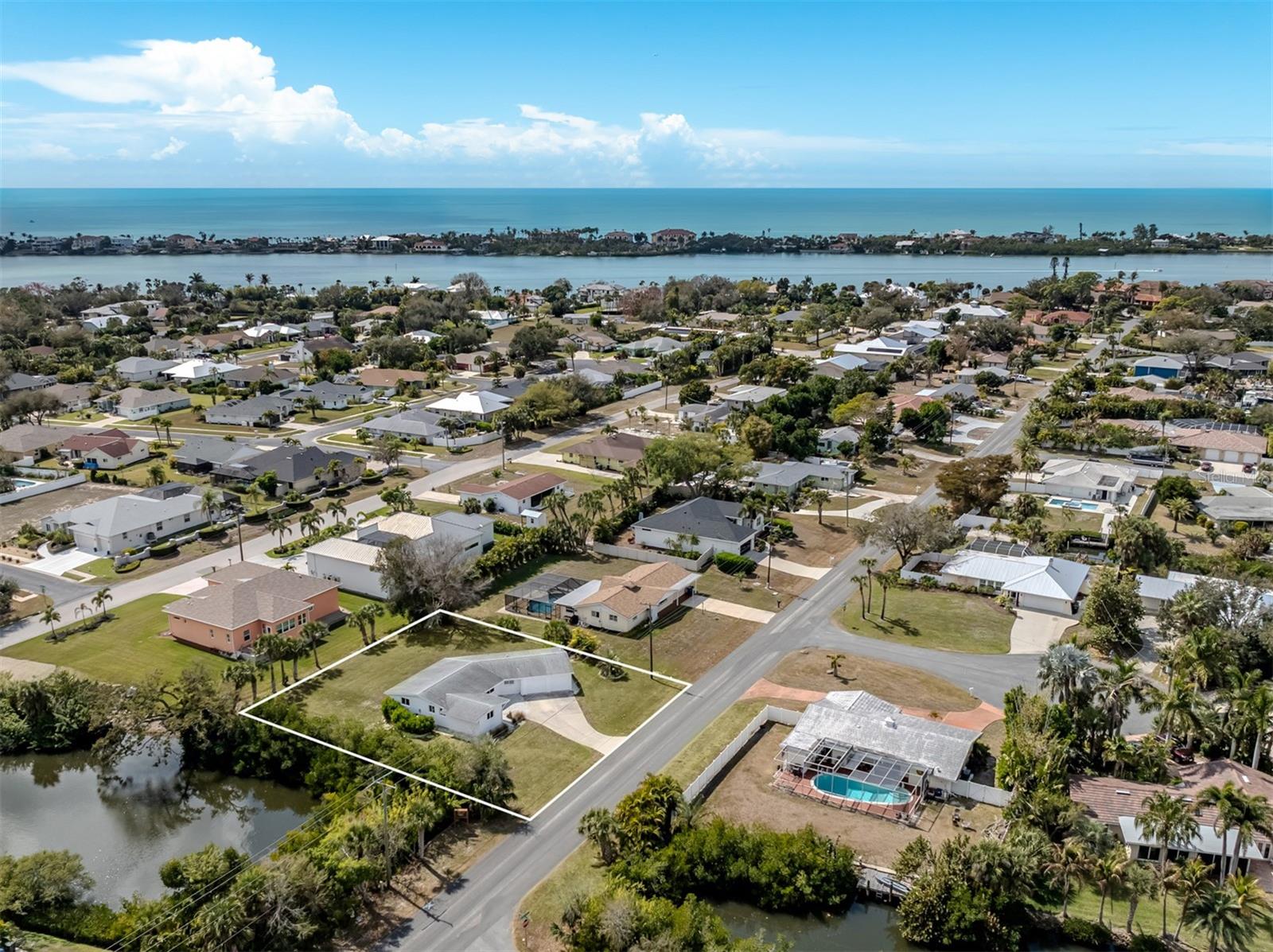 SORRENTO SHORES - Residential