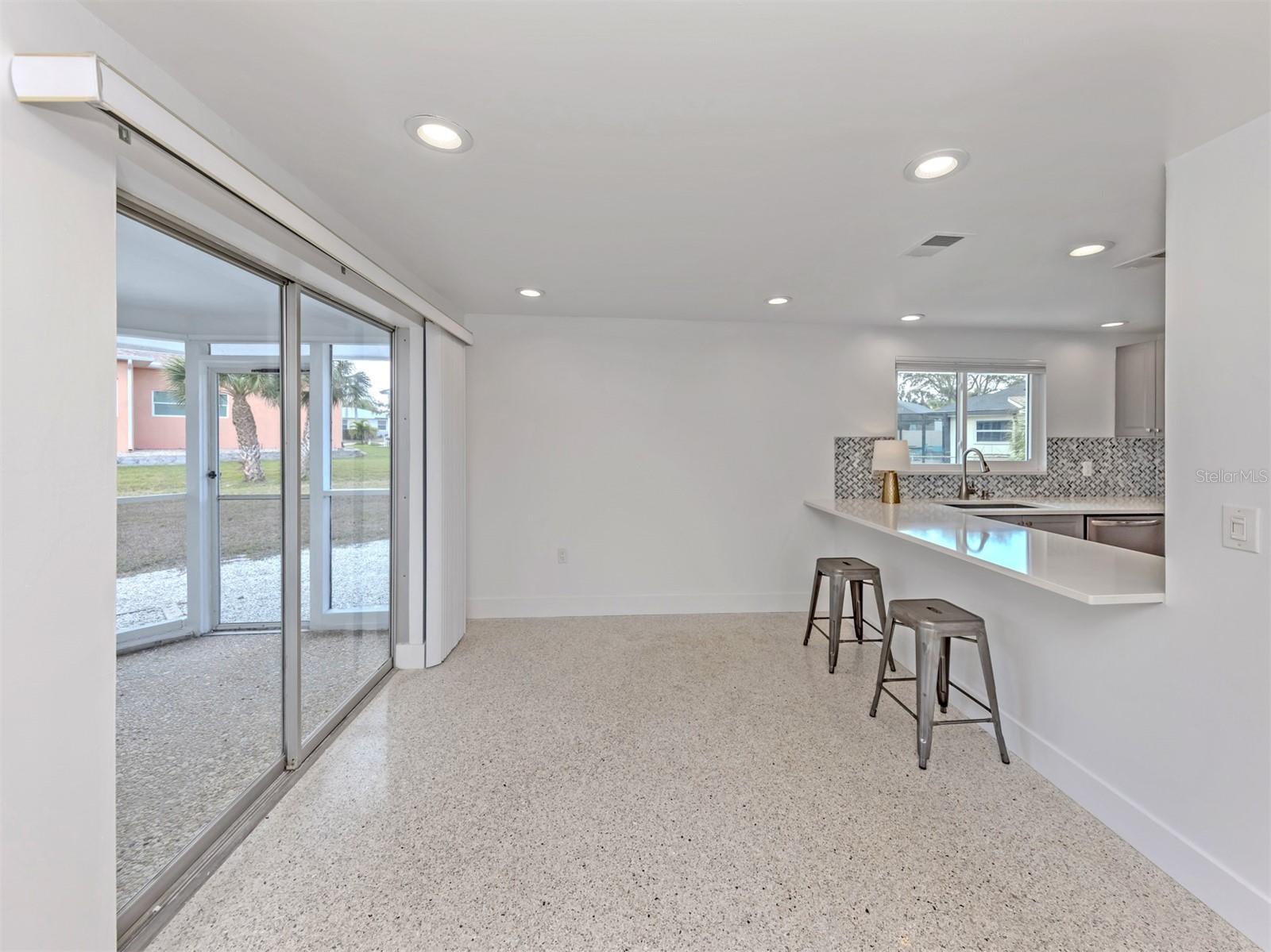 SORRENTO SHORES - Residential