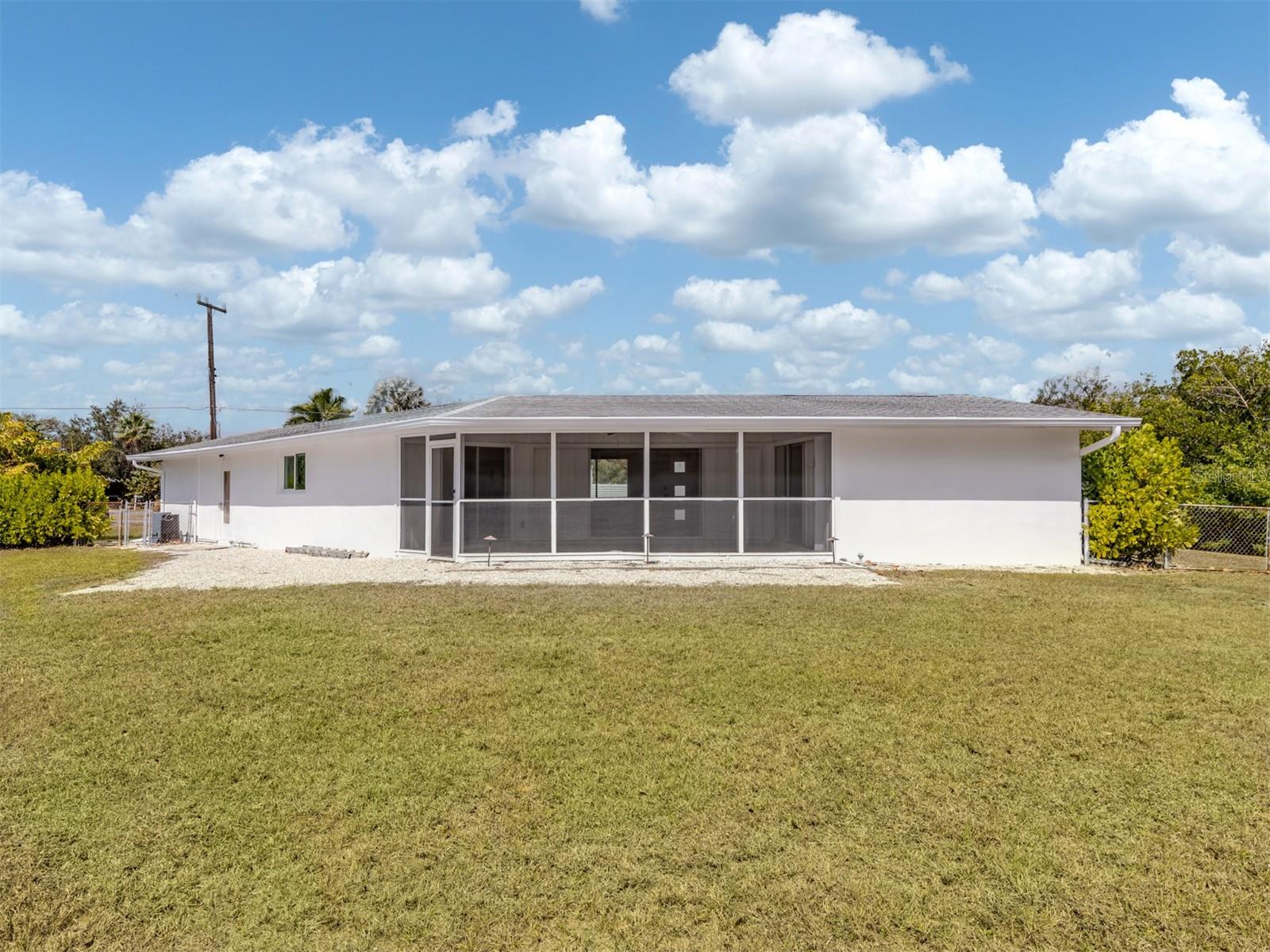 SORRENTO SHORES - Residential